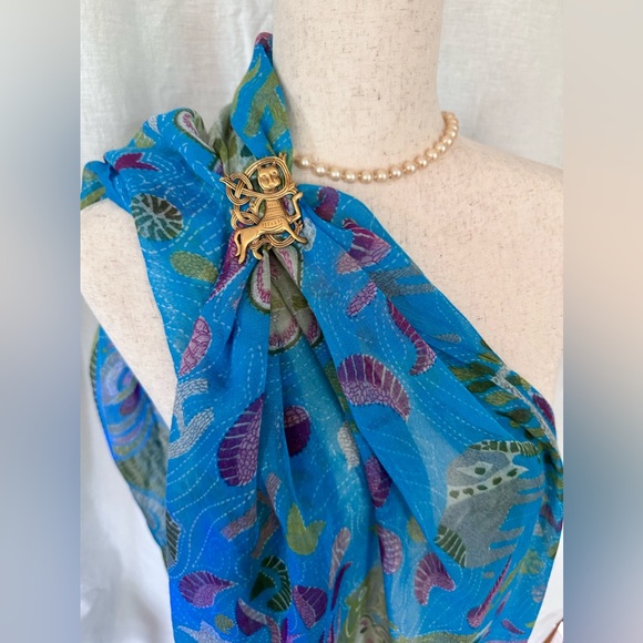 VINTAGE Elephant Blue Sheer Wrap/Scarf/Sarong - Picture 3 of 10